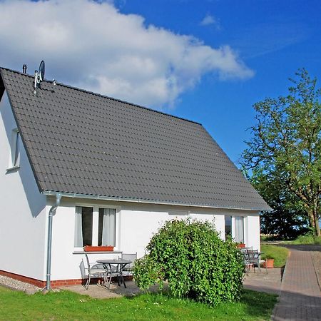 Ferienwohnungen Im Haus Am Deich Middelhagen Eksteriør bilde